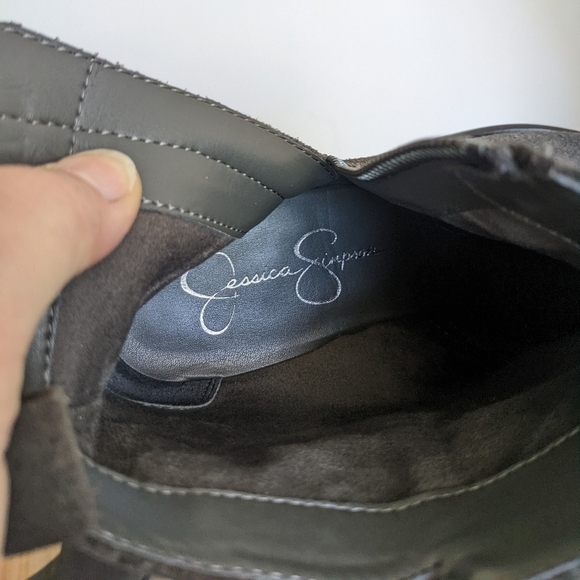 JESSICA Simpson Grey Suede Leather Booties 6.5 Chelsea side zip - Picture 5 of 9